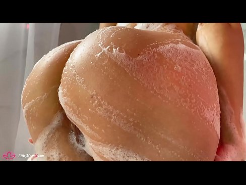 ❤️ Brunette Anapiga Pussy kwa Pussy kwa Vibrator hadi Orgasm kali katika Shower Video ya mkundu ❌️❤